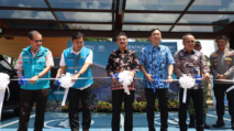 Peresmian Stasiun Pengisian Kendaraan Listrik Umum (SPKLU) Ultra Fast Charging di area parkir barat Summarecon Mall Bekasi